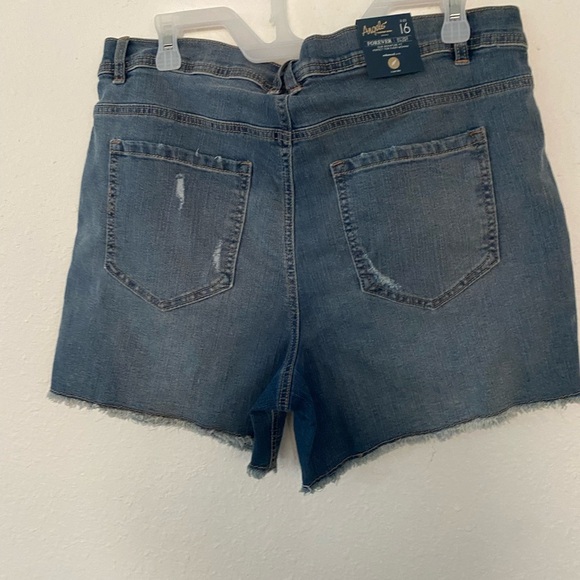 Angels distressed ripped Jean shorts‎ size 16 - Picture 3 of 3